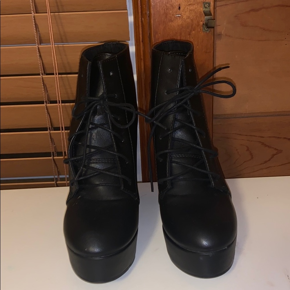 Heel boot - Picture 4 of 6